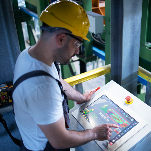 Machbarkeitsassistent für einen heterogenen Maschinenpark mit Hilfe digitaler Zwillinge Machbarkeitsassistent für einen heterogenen Maschinenpark mit Hilfe digitaler Zwillinge